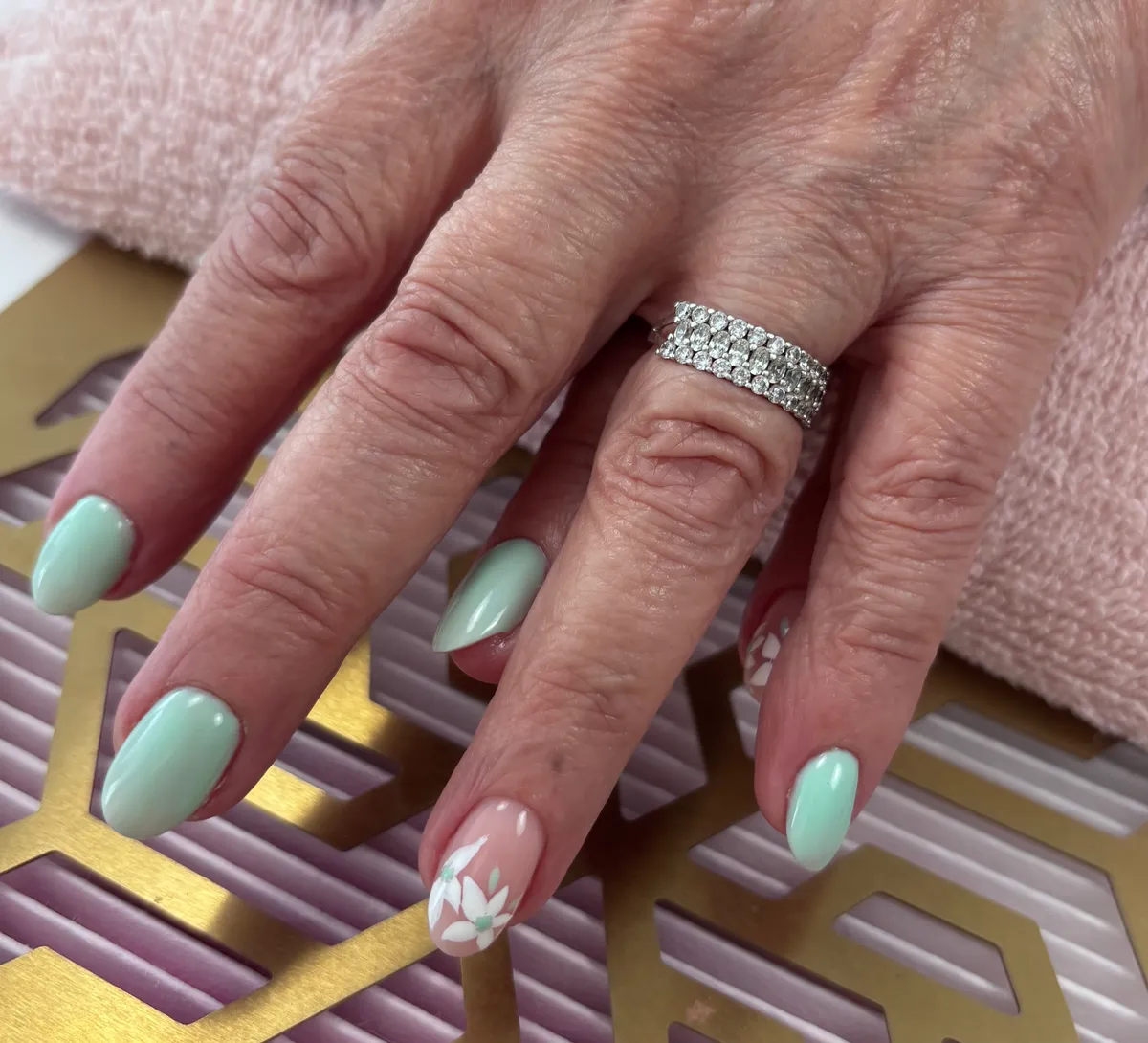 Nail art floral